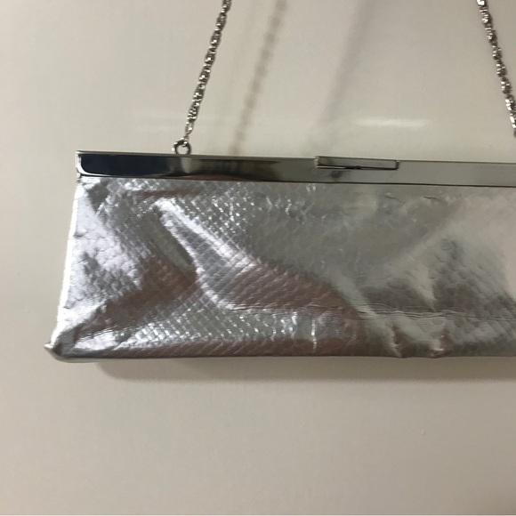 Kate Landry silver shoulder chain purse - Picture 6 of 11